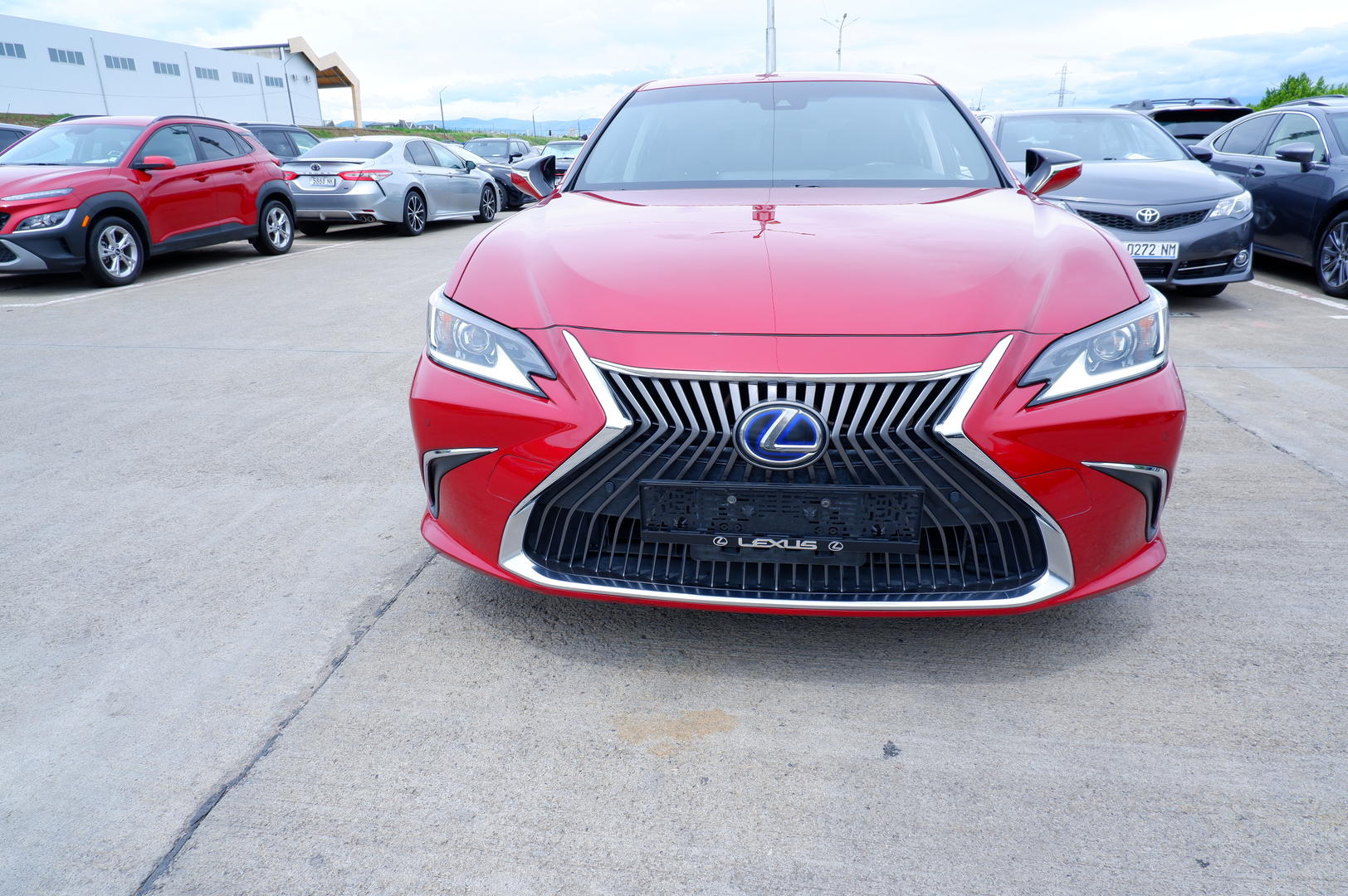 Lexus ES 300 2019 — photo 2