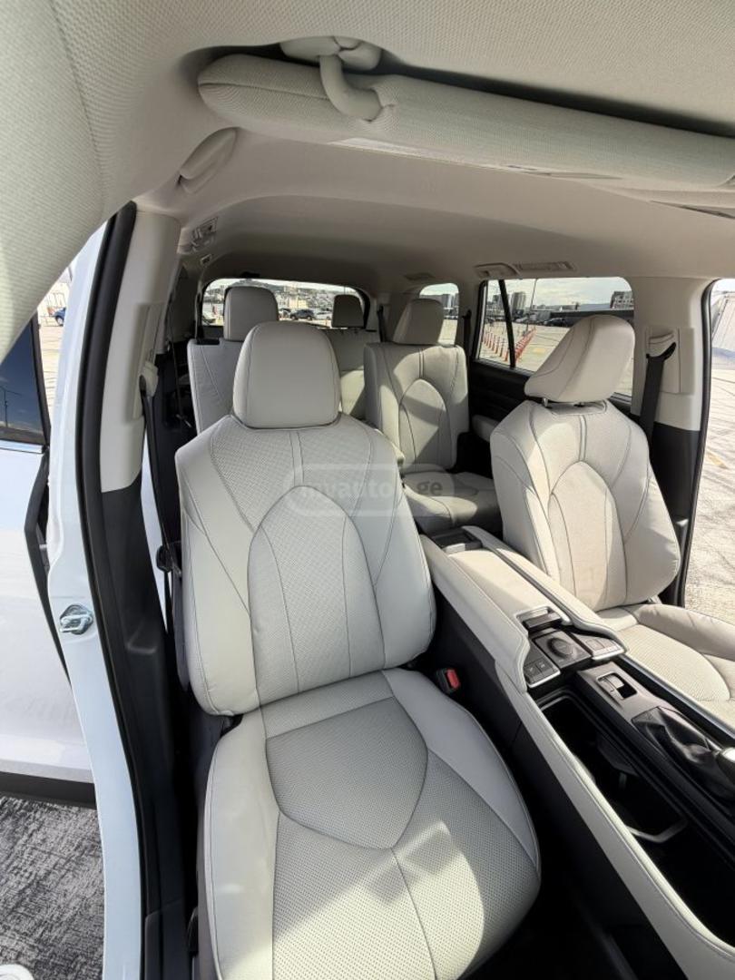 Toyota grand highlander 2024 — photo 2