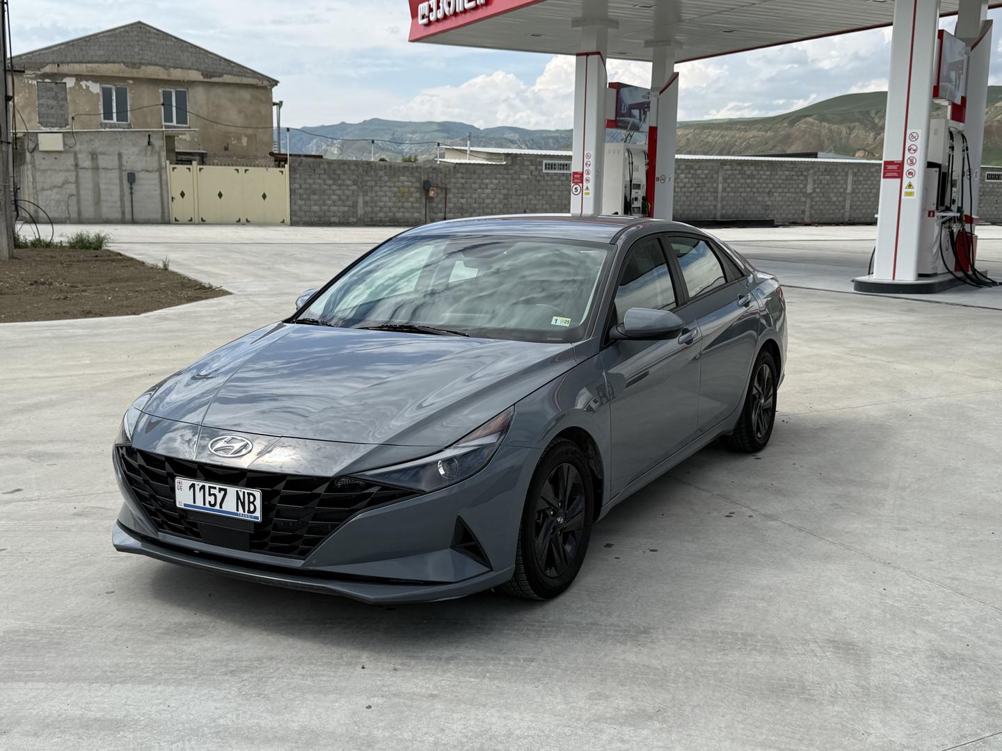 Hyundai Elantra 2021 — photo 2