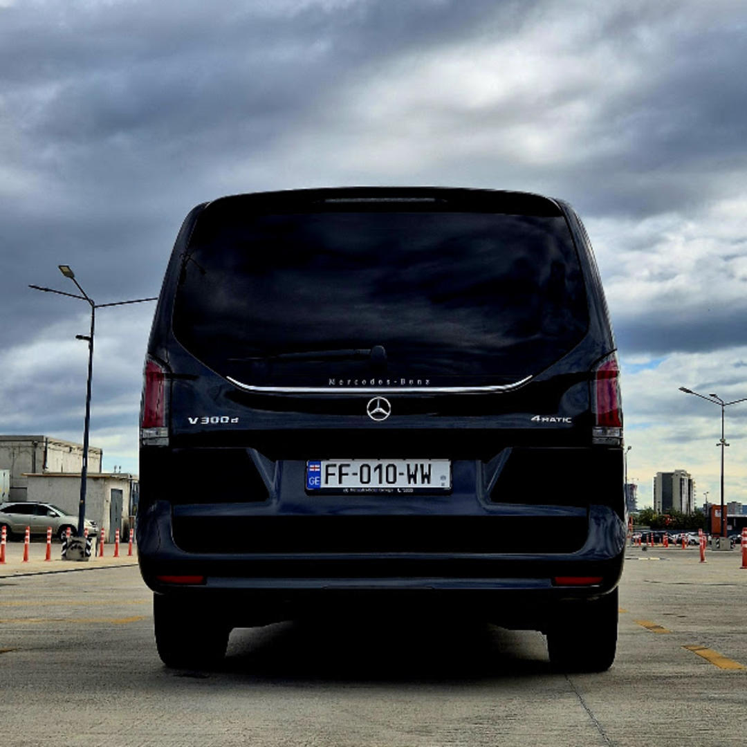Mercedes-Benz V300 2024 — photo 2