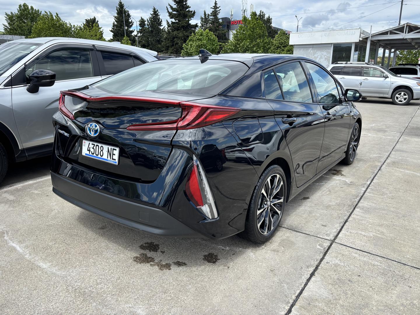 Toyota Prius Prime 2020 — photo 2