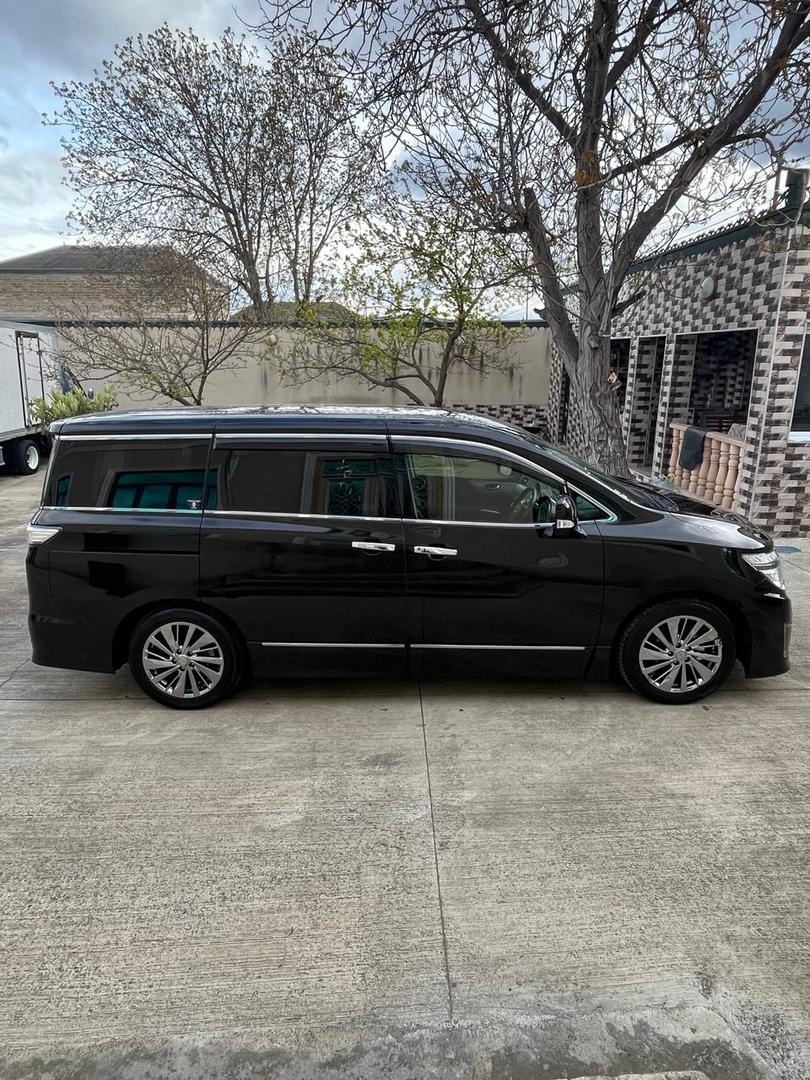 Nissan Elgrand 2014 — photo 2