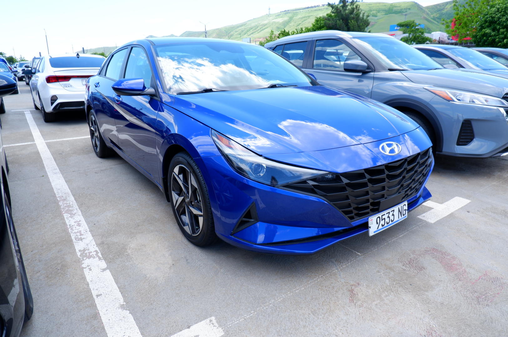 Hyundai Elantra 2023 — photo 2