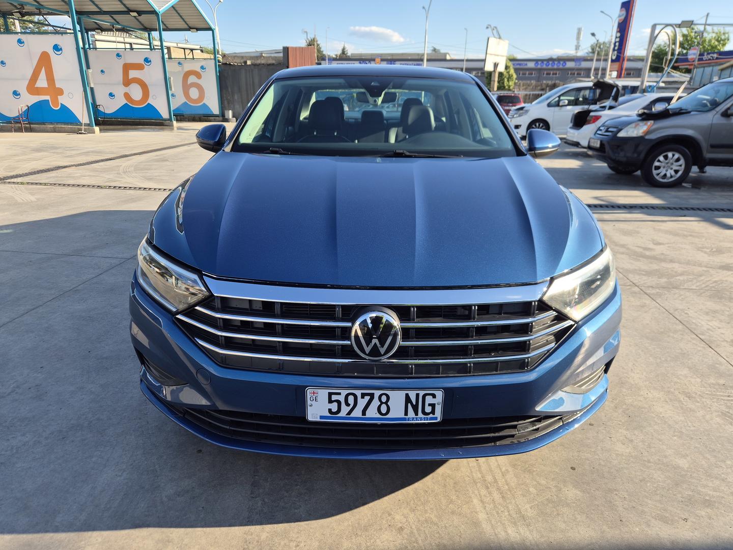 Volkswagen Jetta 2019 — photo 2