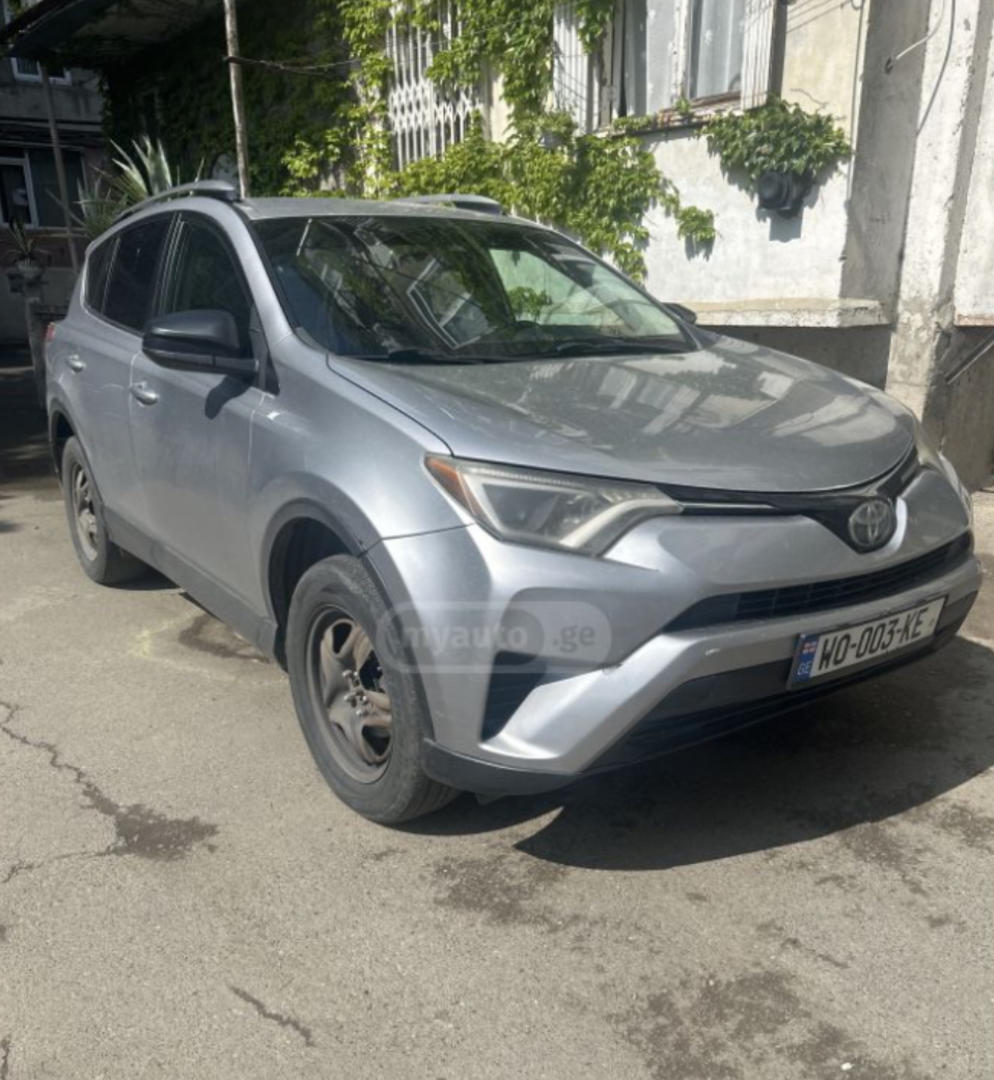 Toyota RAV 4 2018 — photo 2