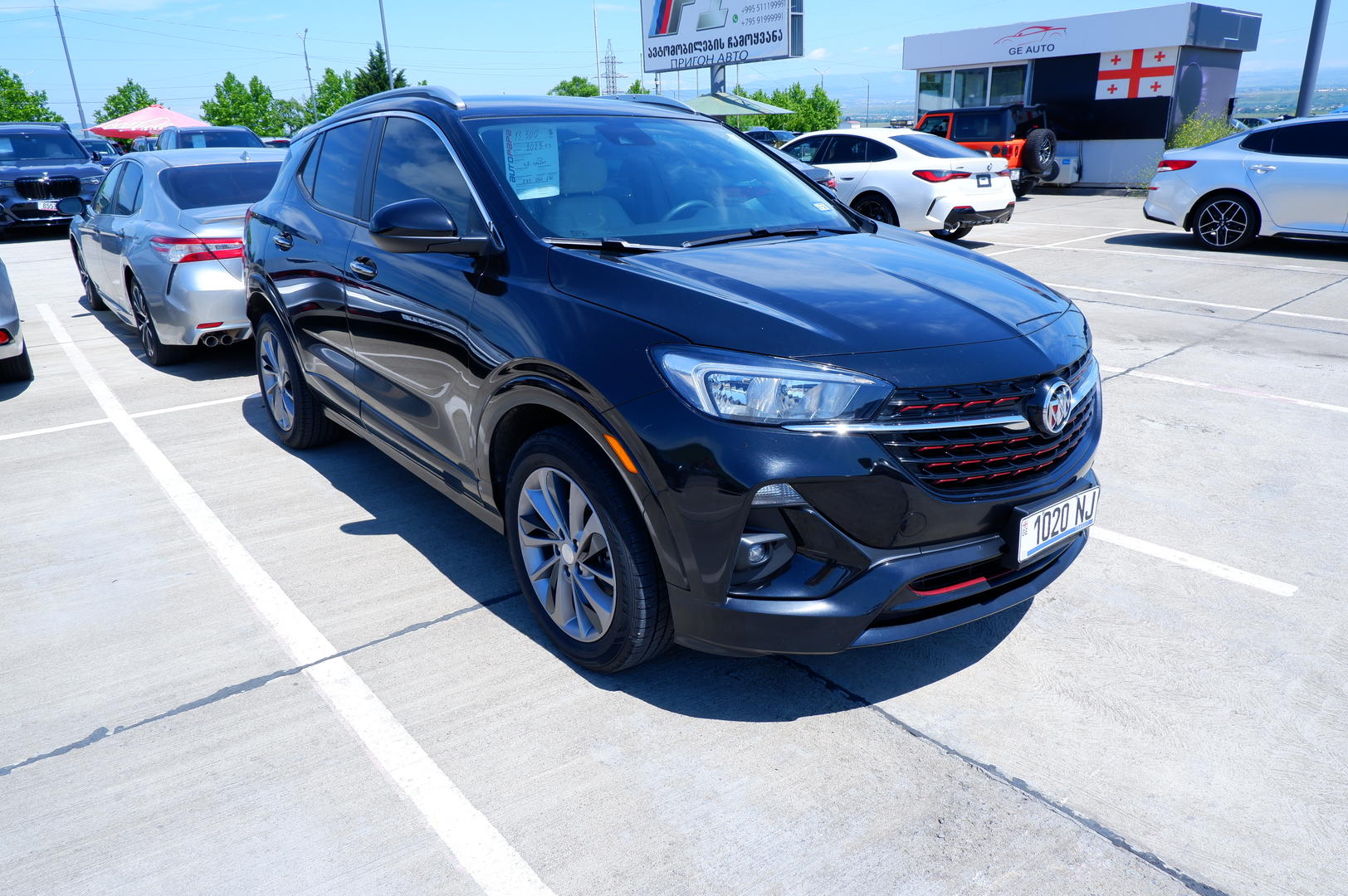 Buick Encore 2023 — photo 2