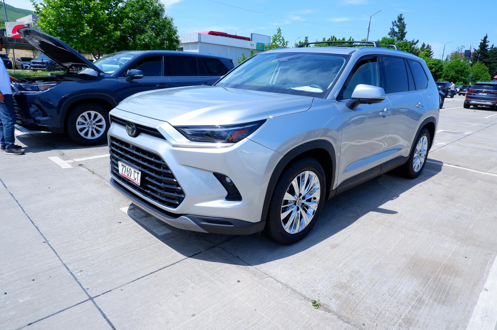 Toyota grand highlander 2023 — photo 2