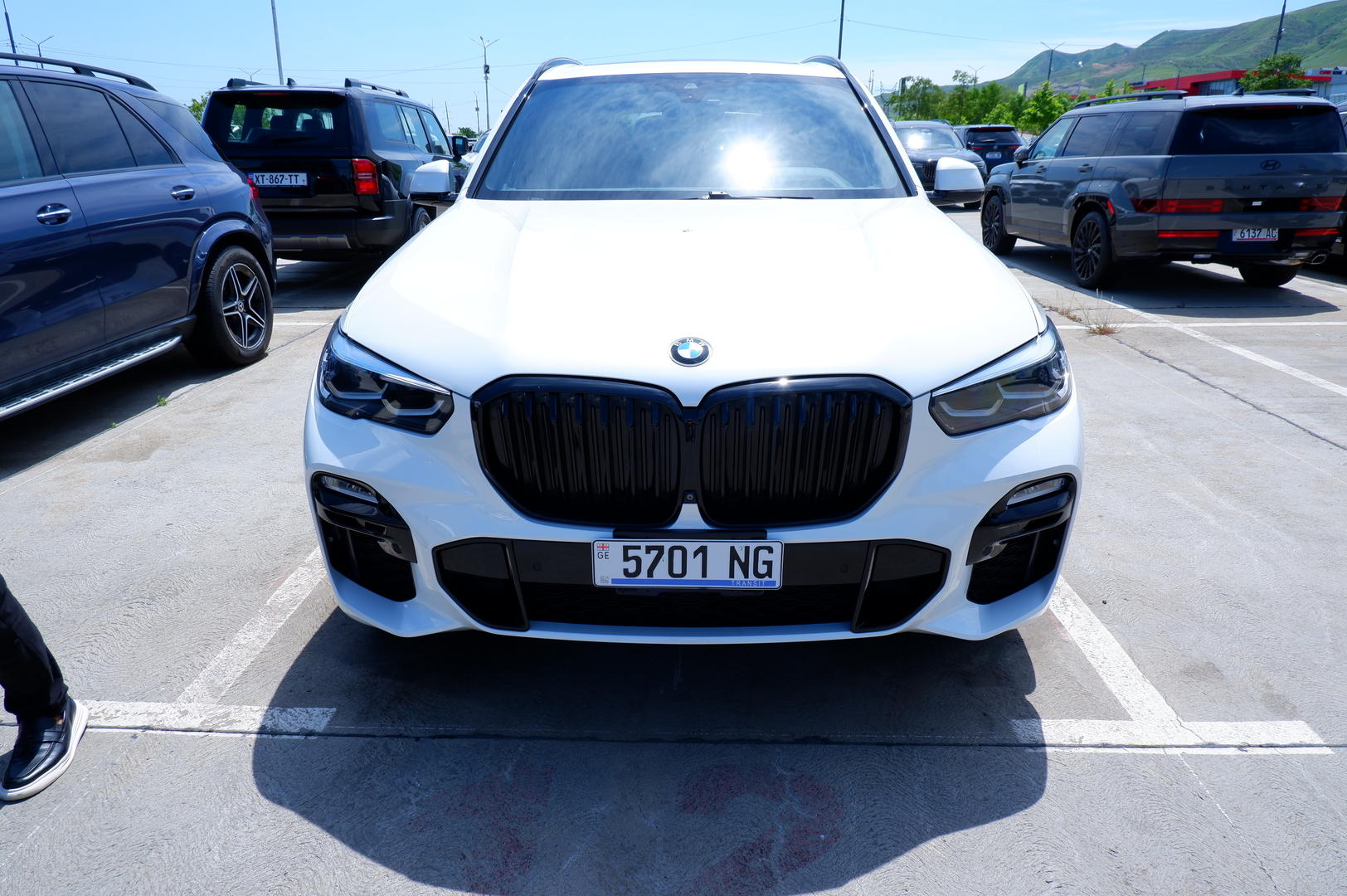BMW X5 2018 — photo 2