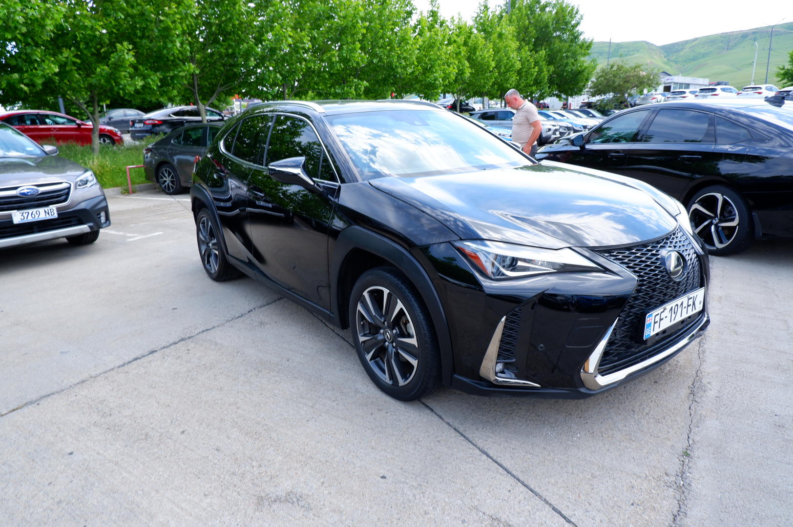 Lexus UX 200 2020 — photo 2