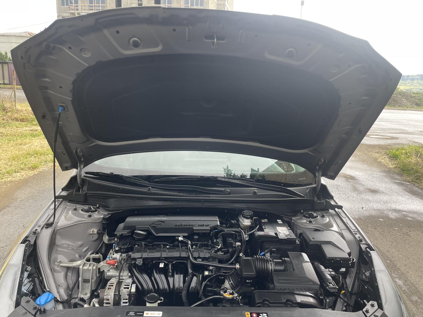 Hyundai Elantra 2023 — photo 2