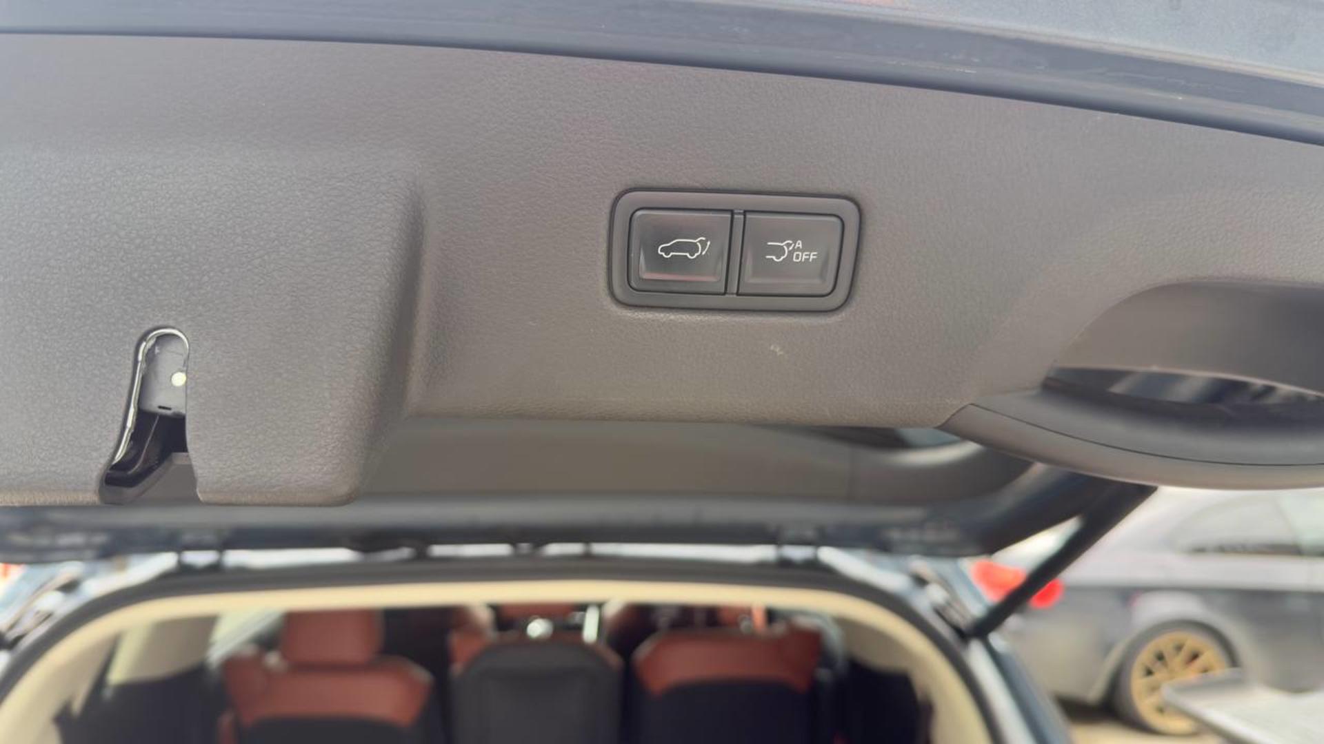 Kia Carnival 2021 — photo 2