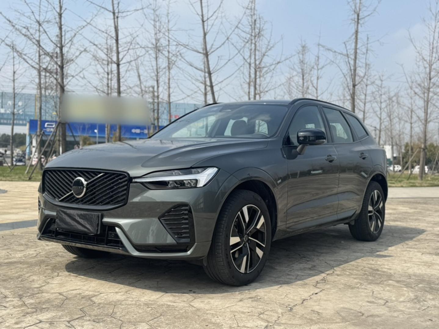 Volvo XC60 2025 — photo 2