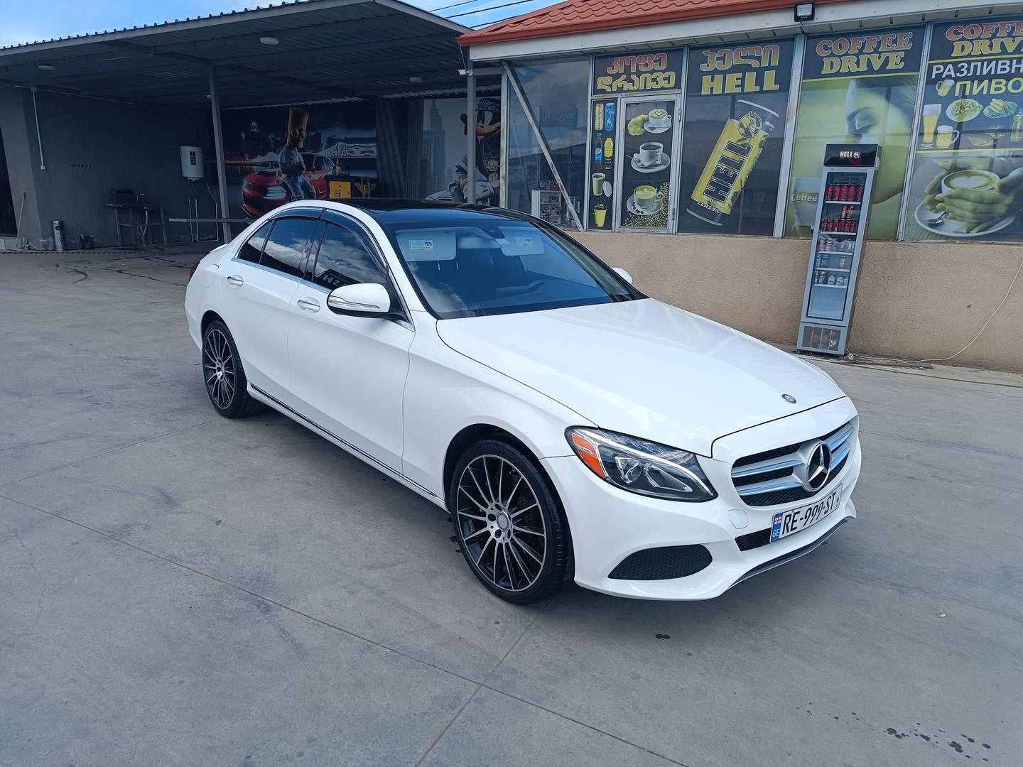 Mercedes-Benz C 300 2015 — photo 2