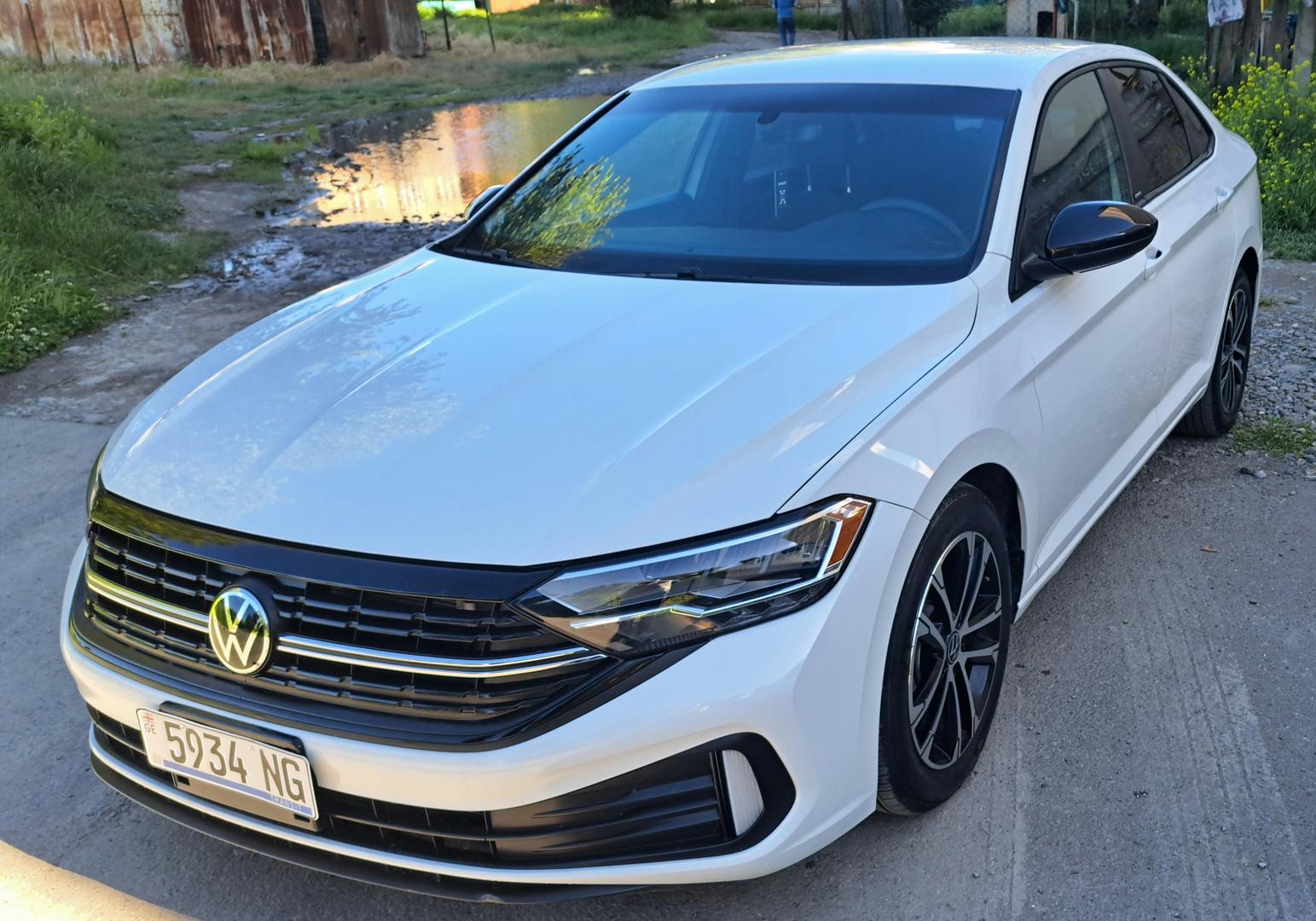 Volkswagen Jetta 2023 — photo 2