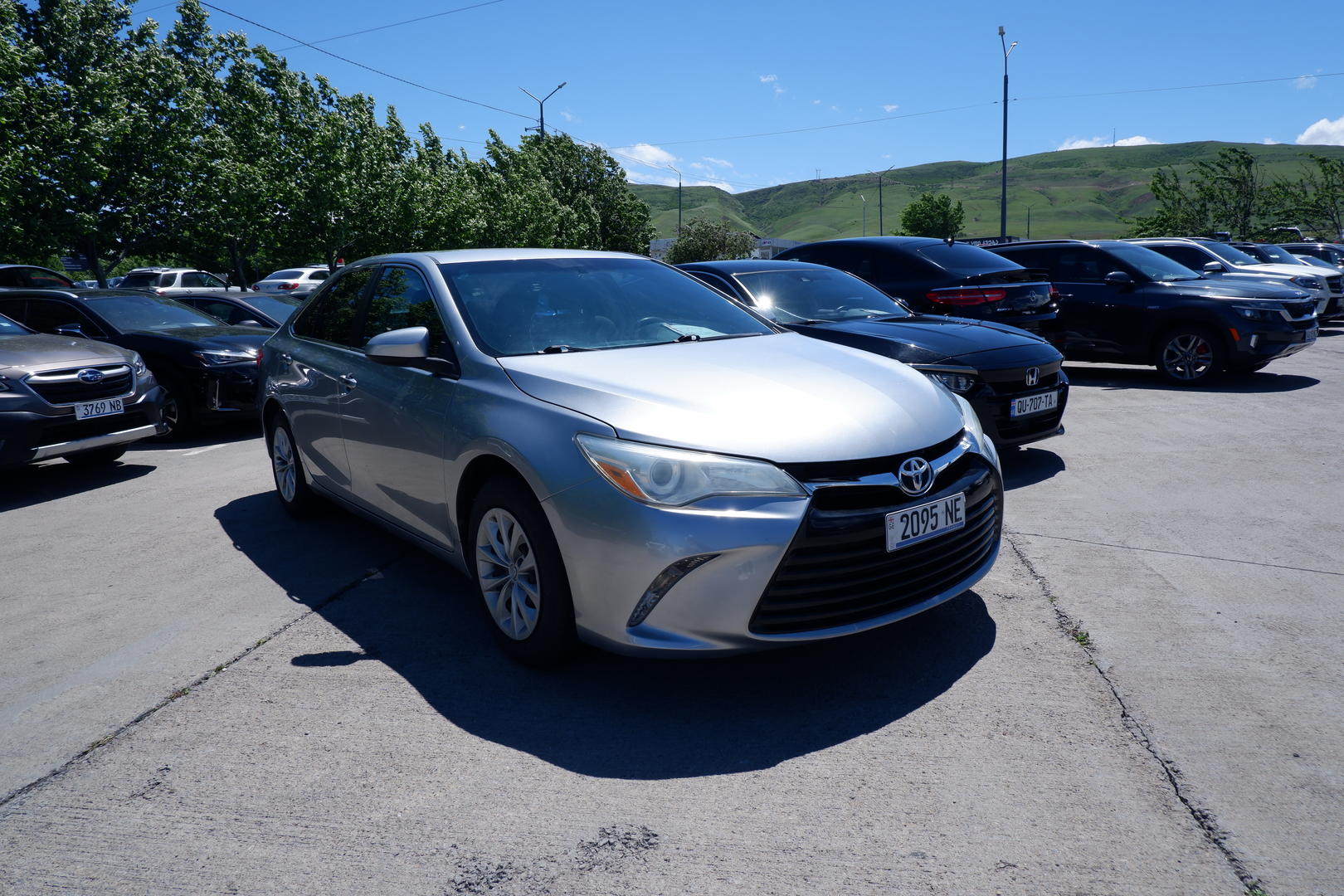 Toyota Camry 2015 — photo 2