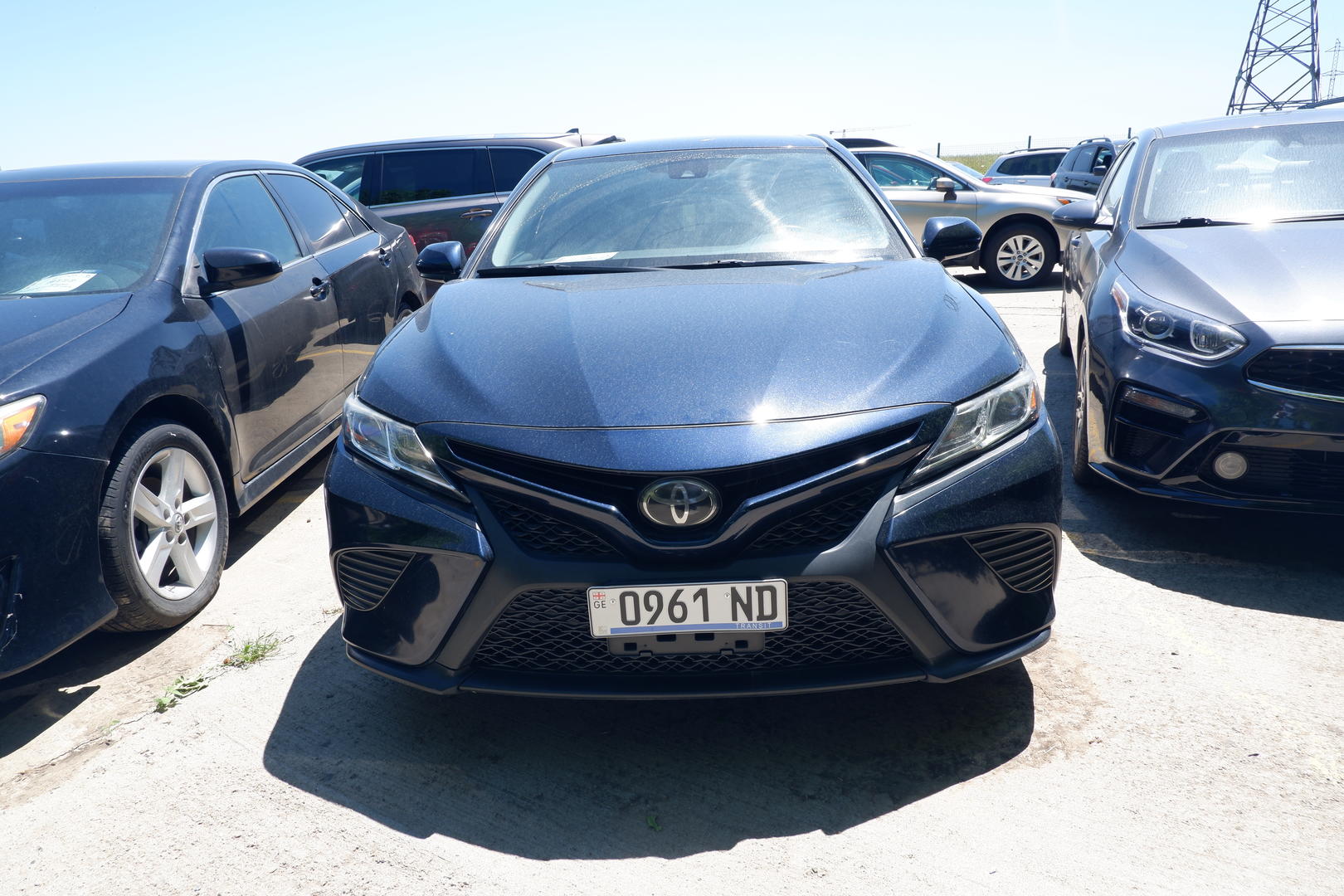 Toyota Camry 2019 — photo 2