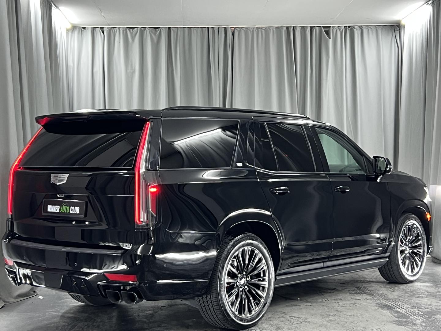 Cadillac Escalade 2023 — photo 2