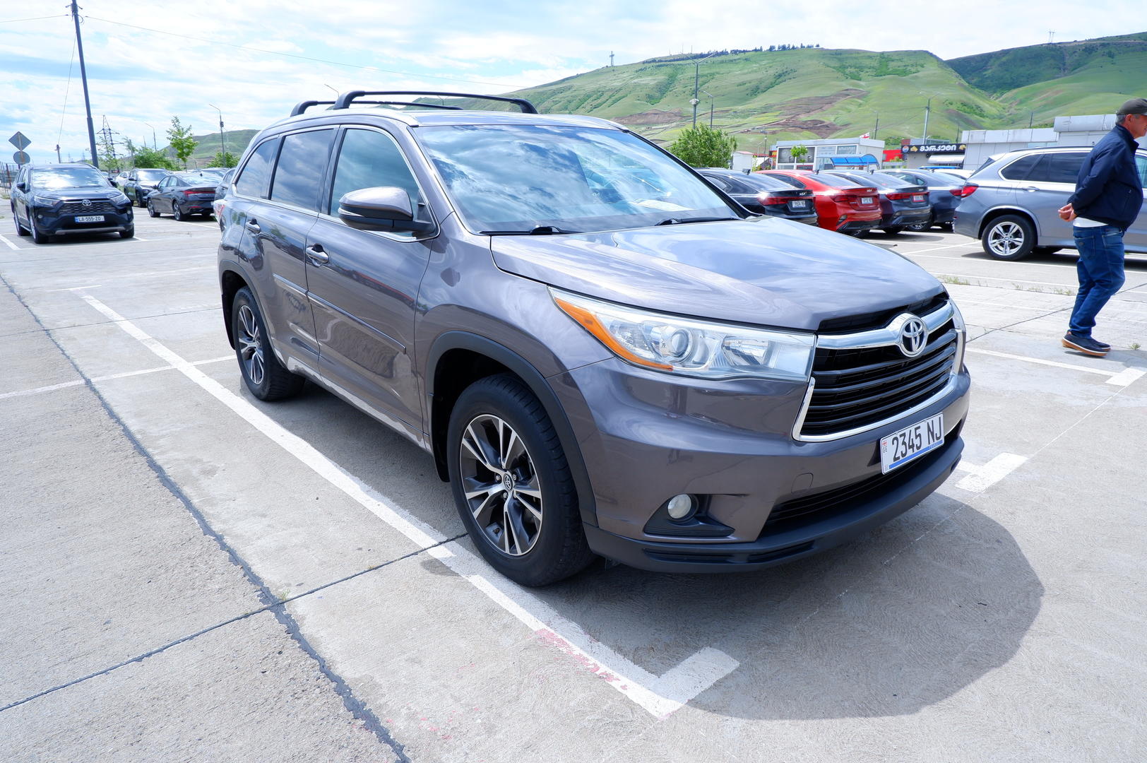 Toyota Highlander 2016 — photo 2