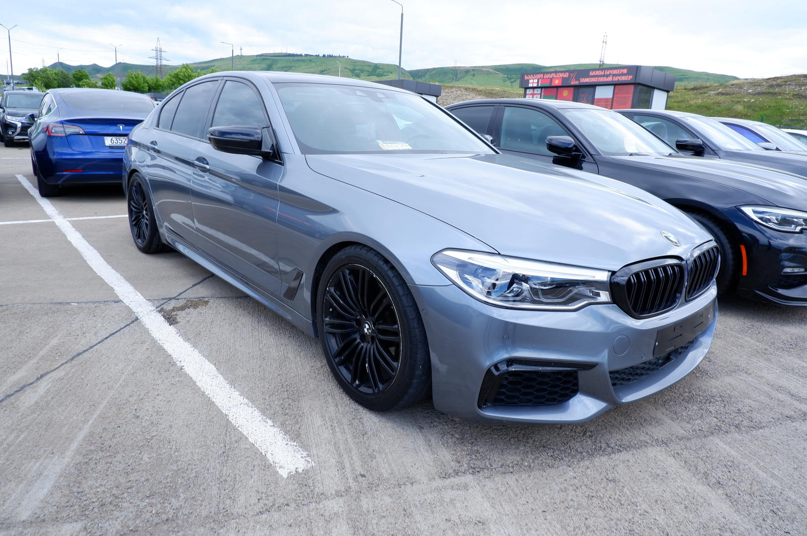 BMW 550 2017 — photo 2