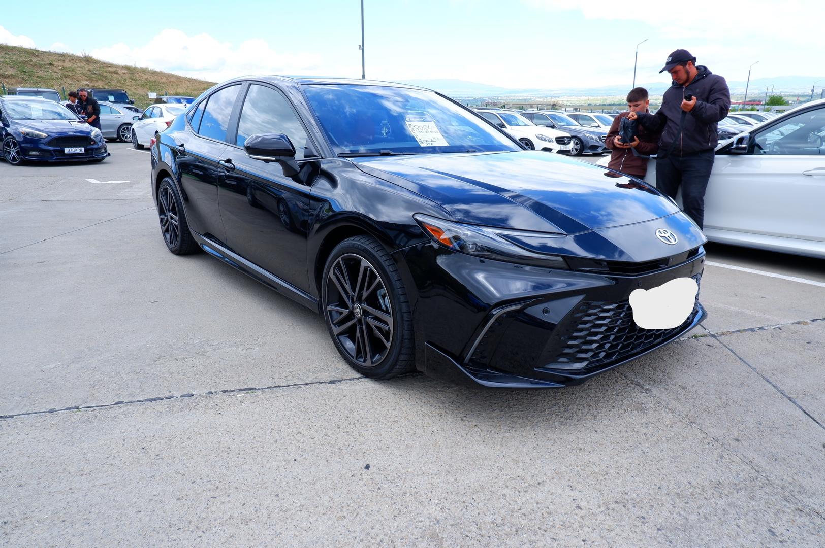 Toyota Camry 2024 — photo 2