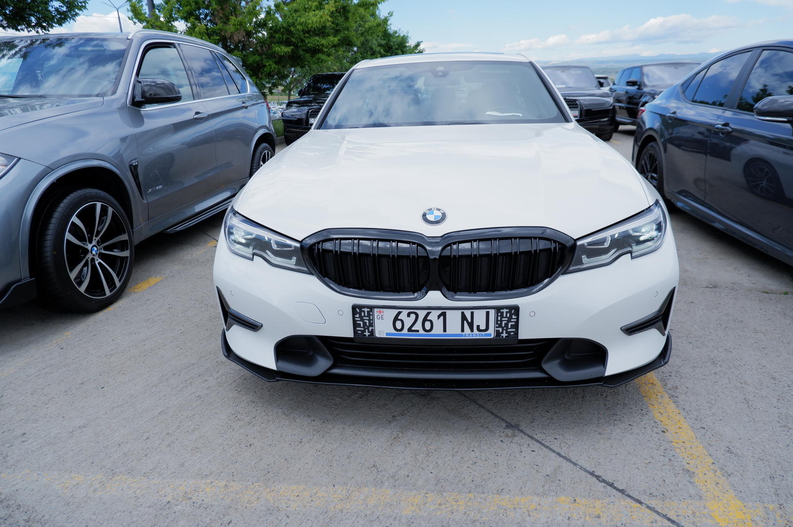 BMW 330 2019 — photo 2