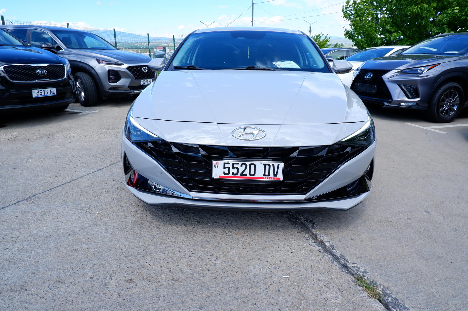 Hyundai Elantra 2023 — photo 2
