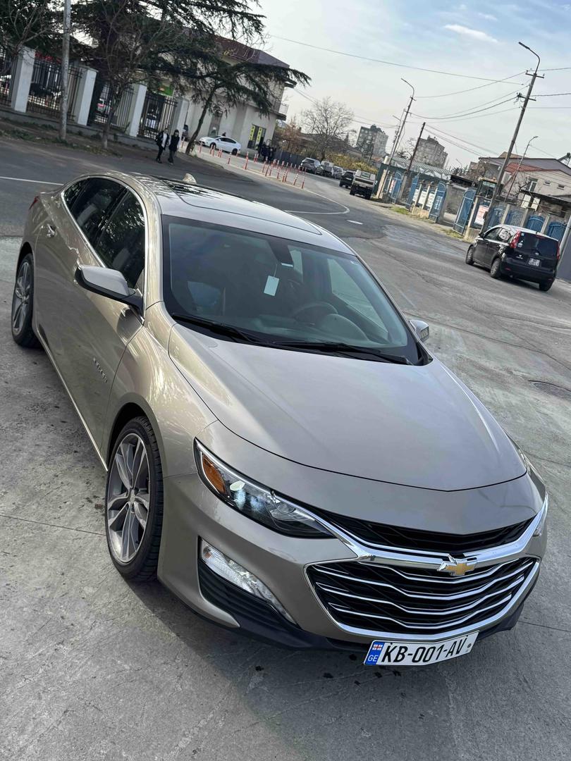 Chevrolet Malibu 2022 — photo 2
