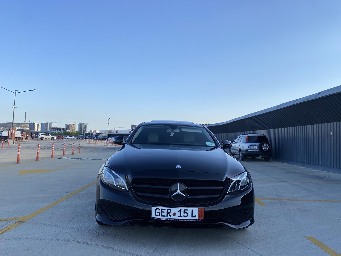 Mercedes-Benz E 220
