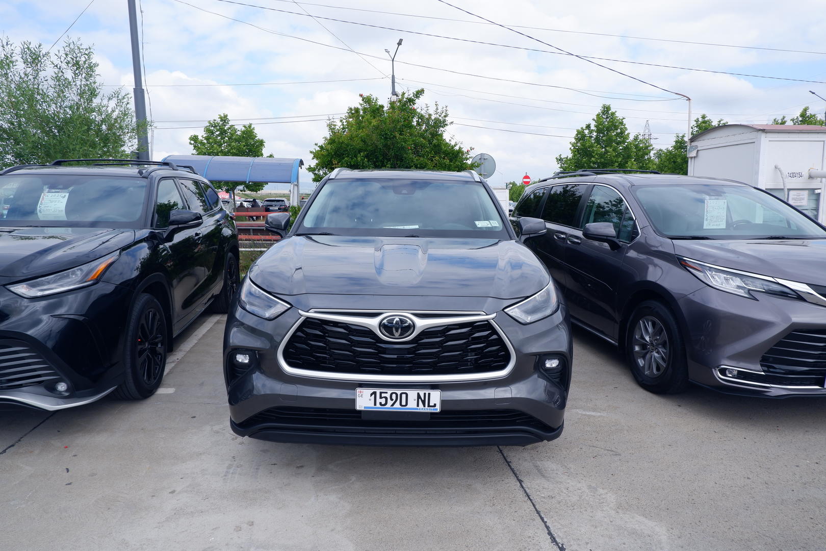 Toyota Highlander 2023 — photo 2