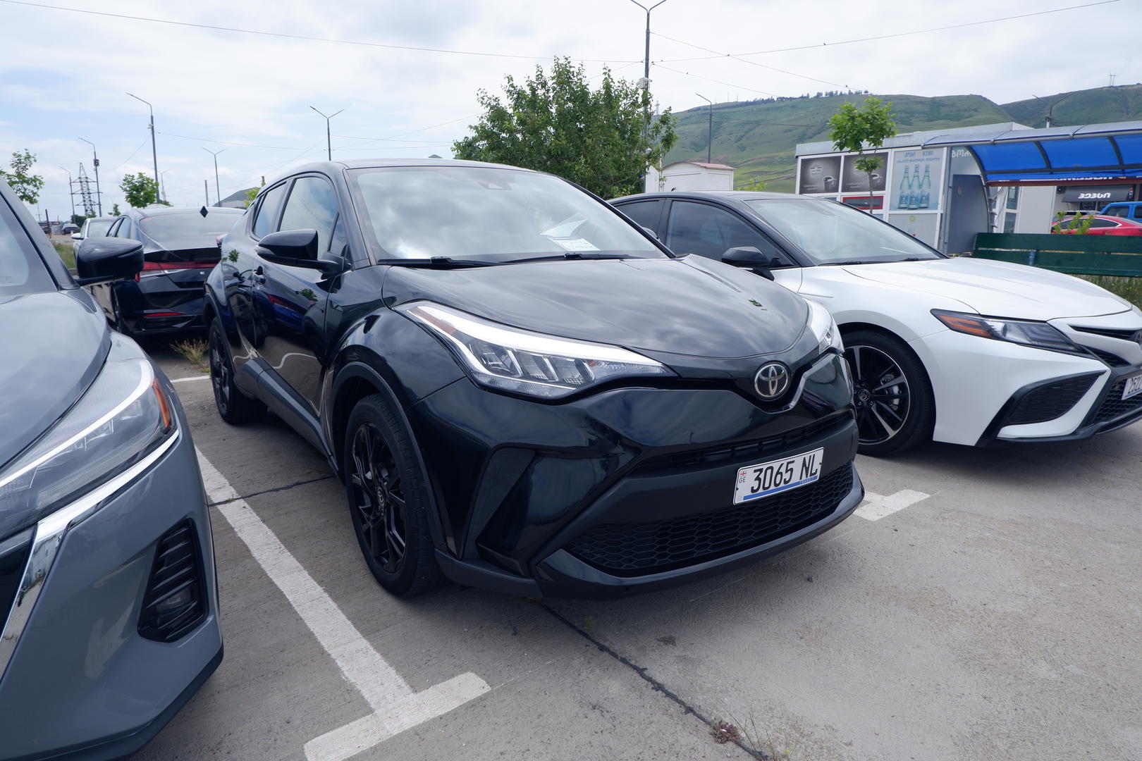 Toyota C-HR 2022 — photo 2