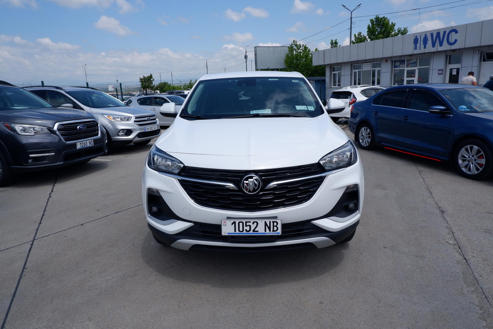 Buick Encore 2021 — photo 2
