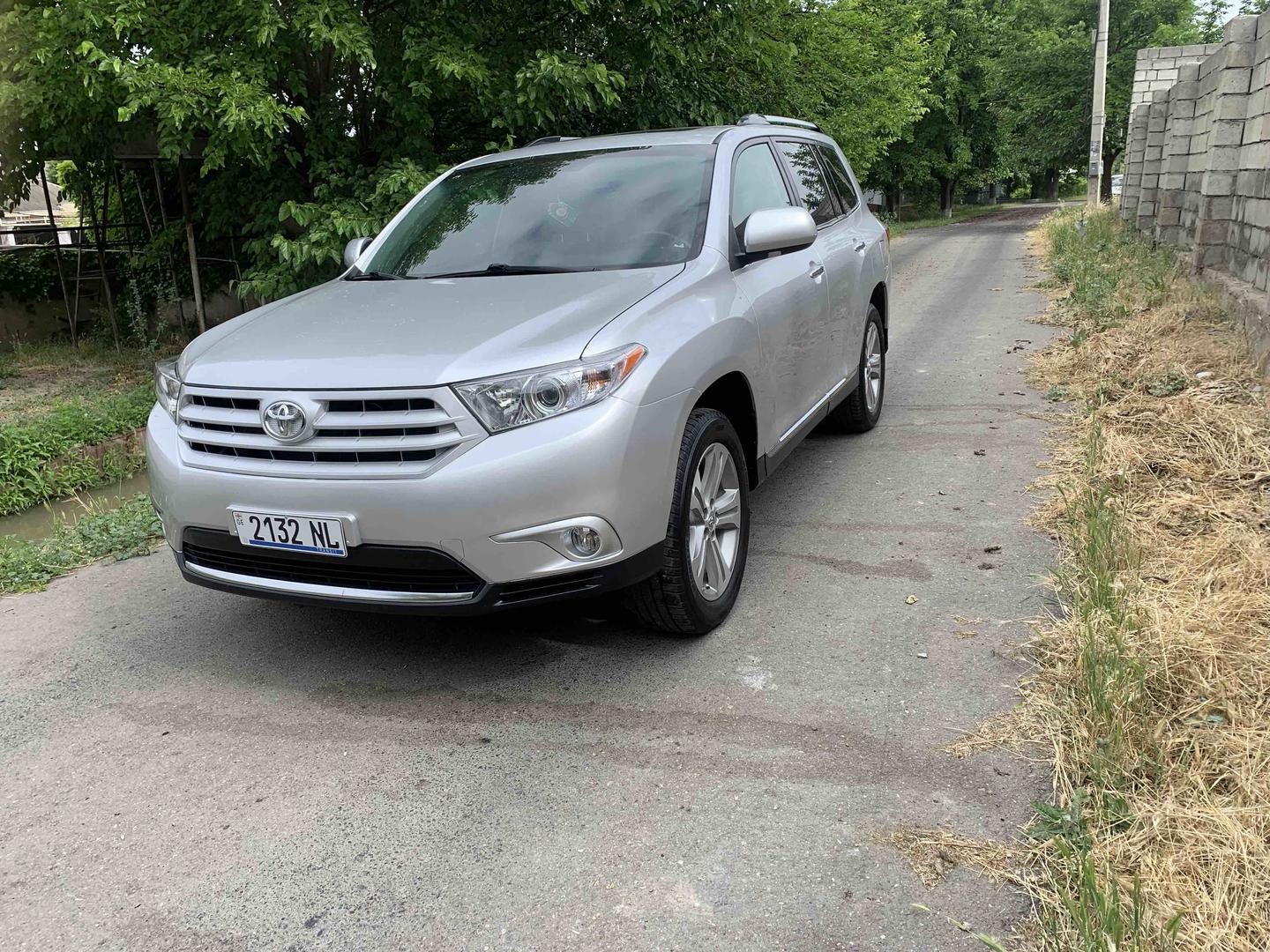 Toyota Highlander 2013 — photo 2