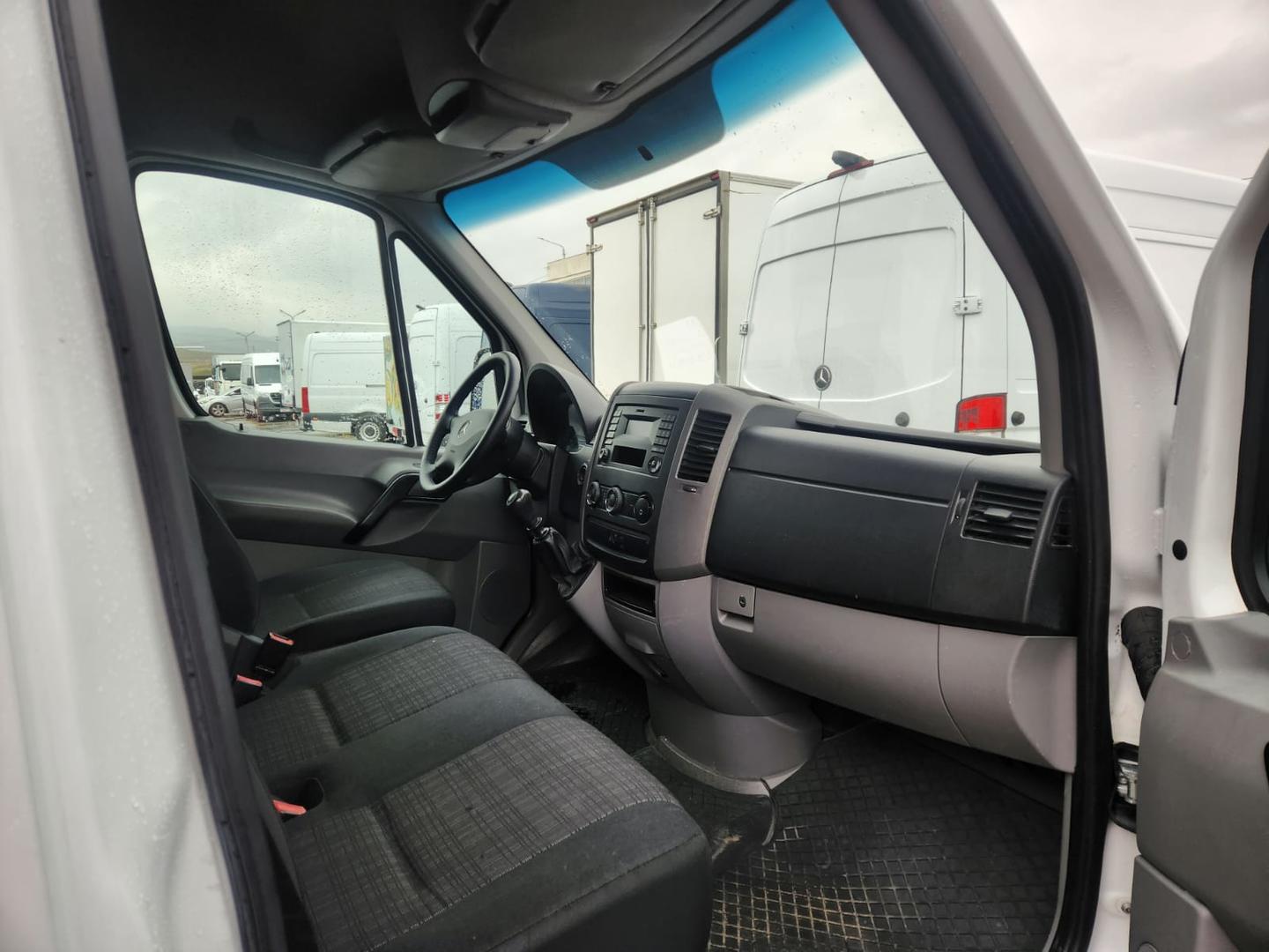 Mercedes-Benz Sprinter 2017 — photo 2
