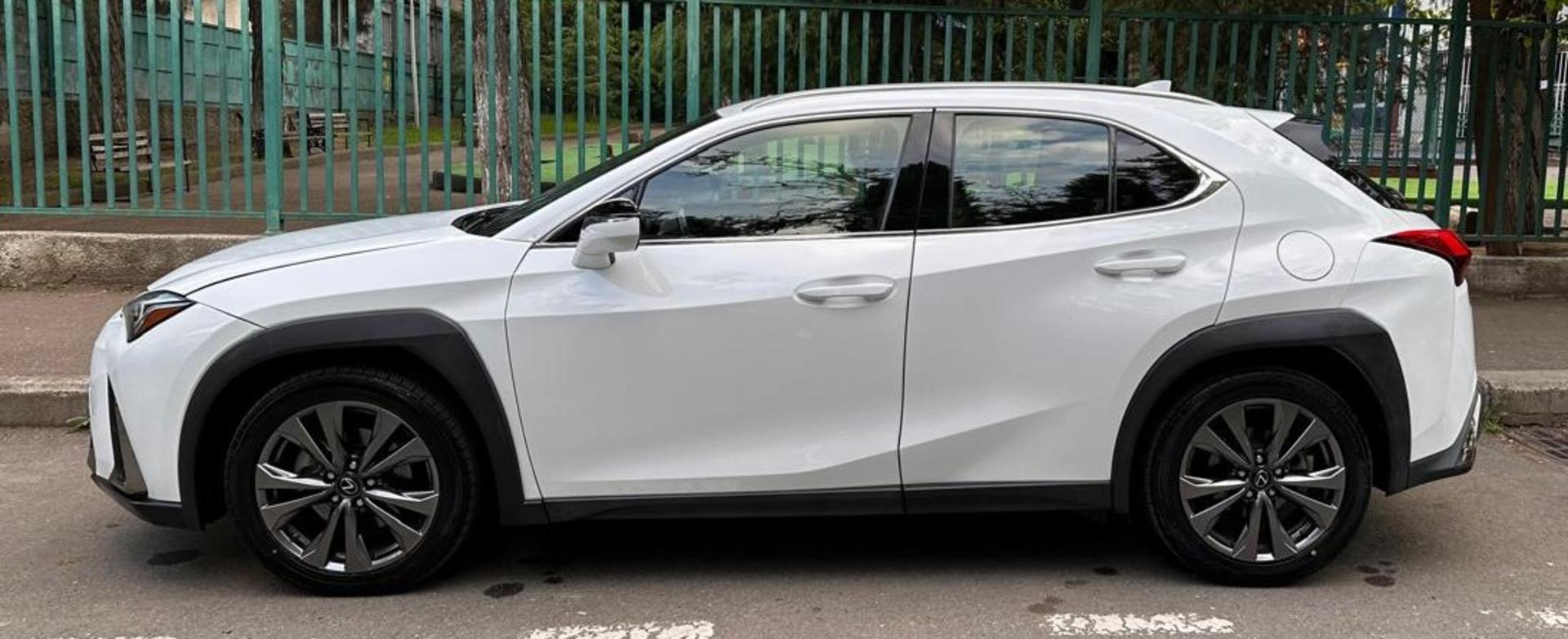Lexus UX250h