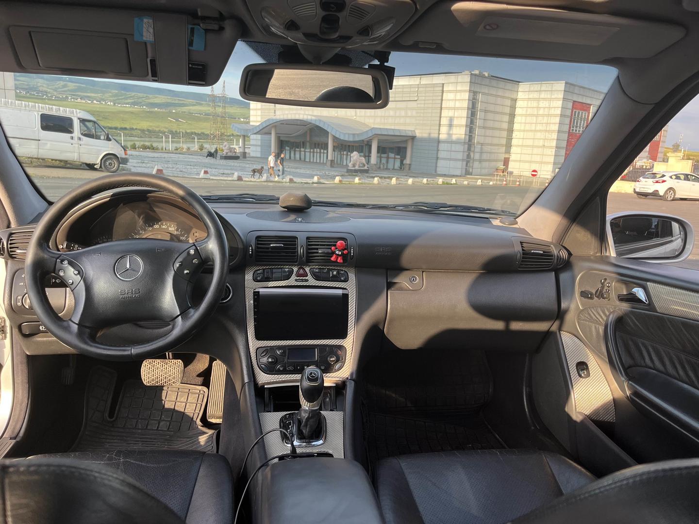 Mercedes-Benz C 320