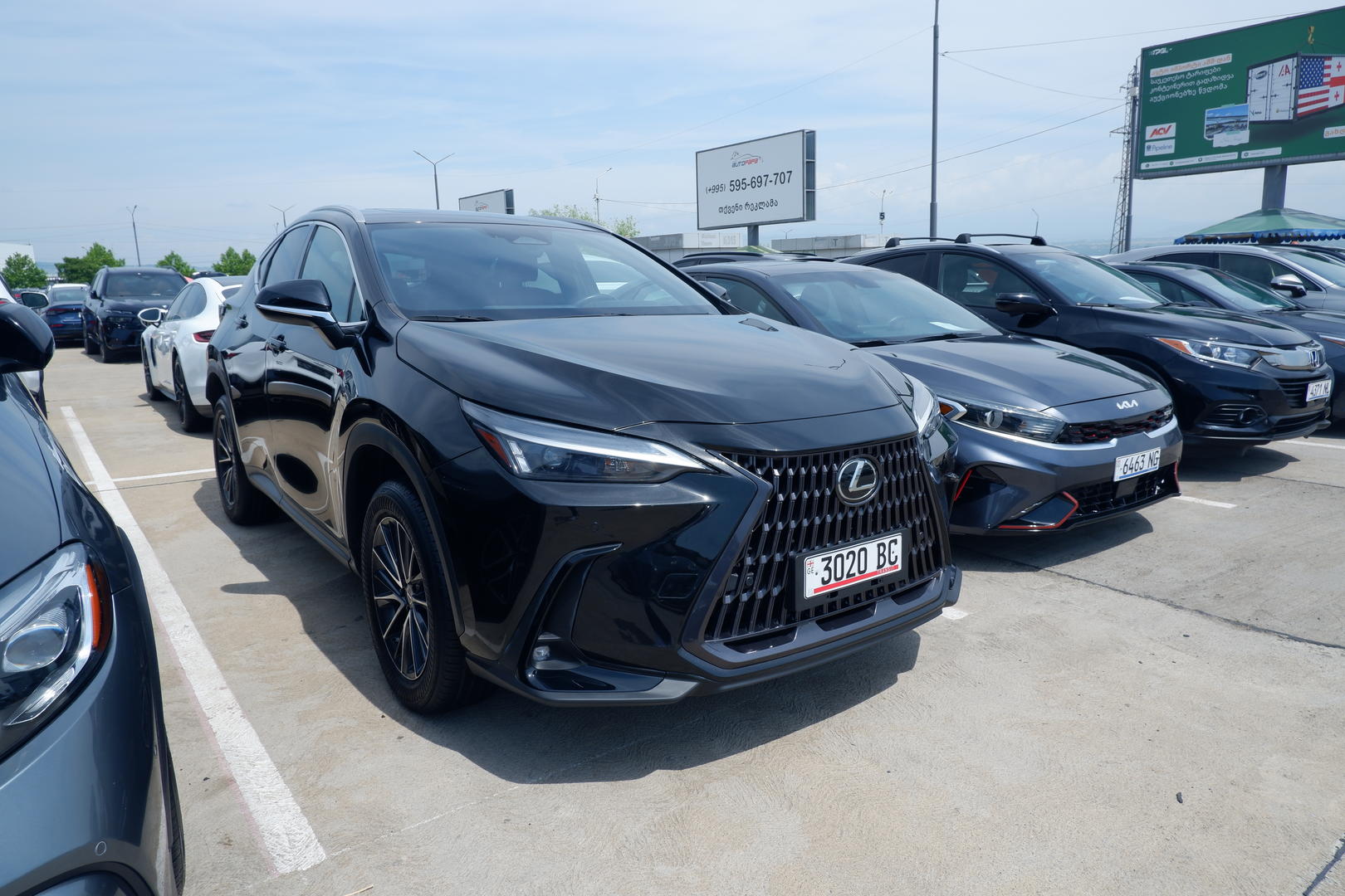 Lexus NX 350 2023 — photo 2