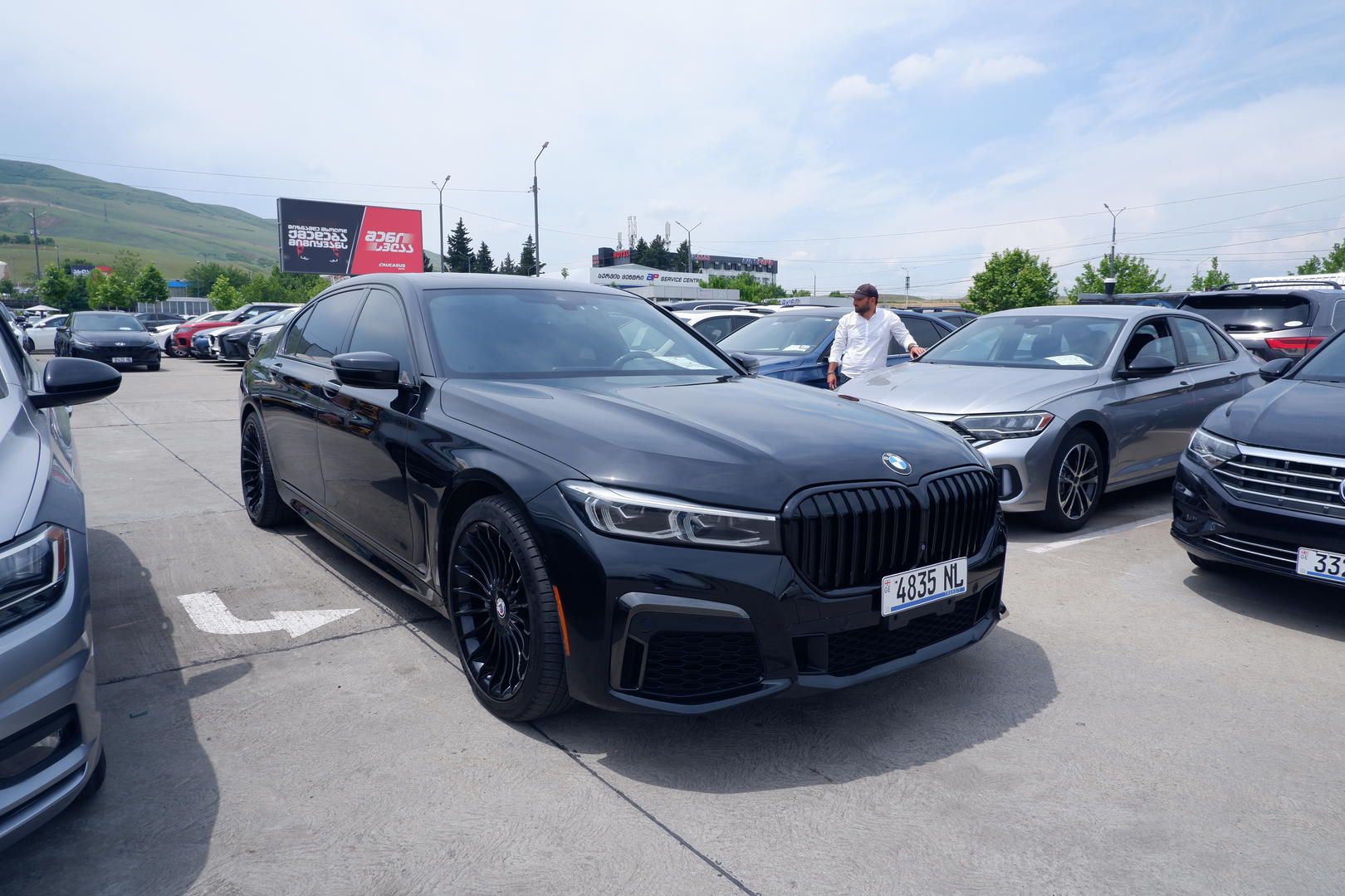 BMW 740 2019 — photo 2