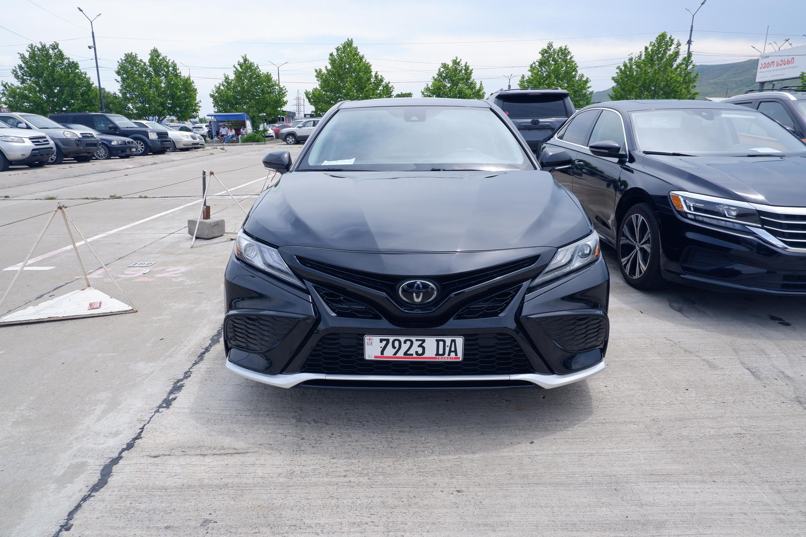 Toyota Camry 2023 — photo 2