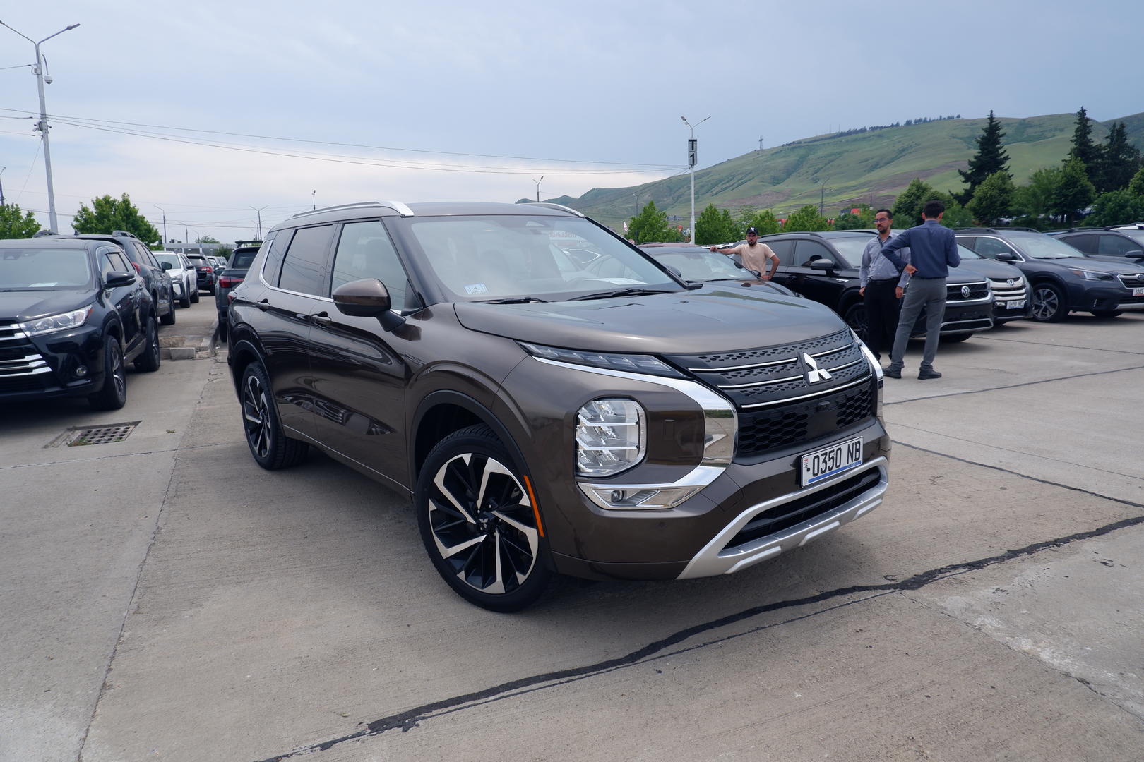 Mitsubishi Outlander 2021 — photo 2