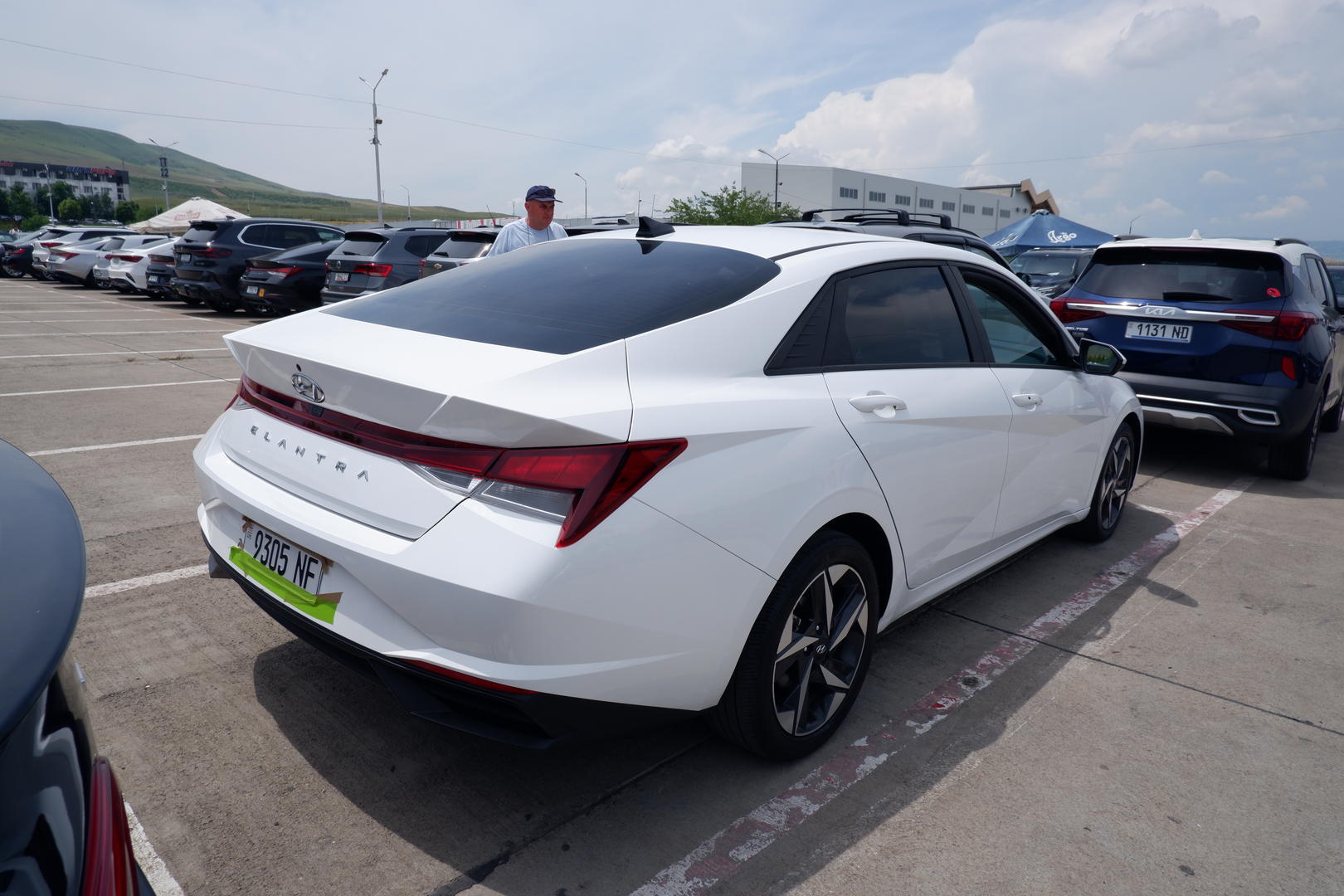 Hyundai Elantra 2022 — photo 2