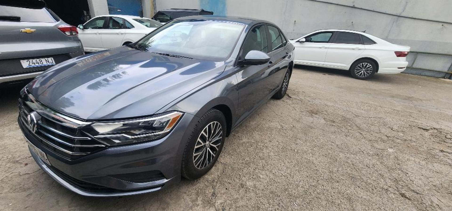Volkswagen Jetta 2021 — photo 2