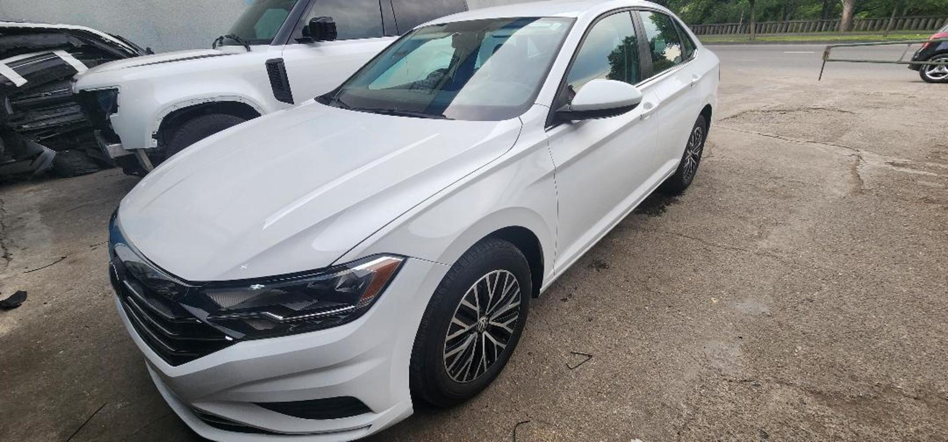 Volkswagen Jetta 2021 — photo 2