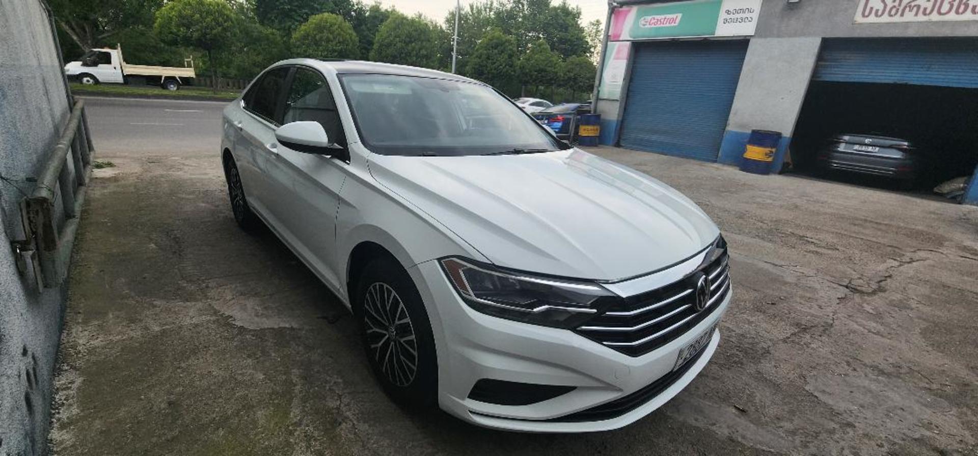 Volkswagen Jetta 2021 — photo 2