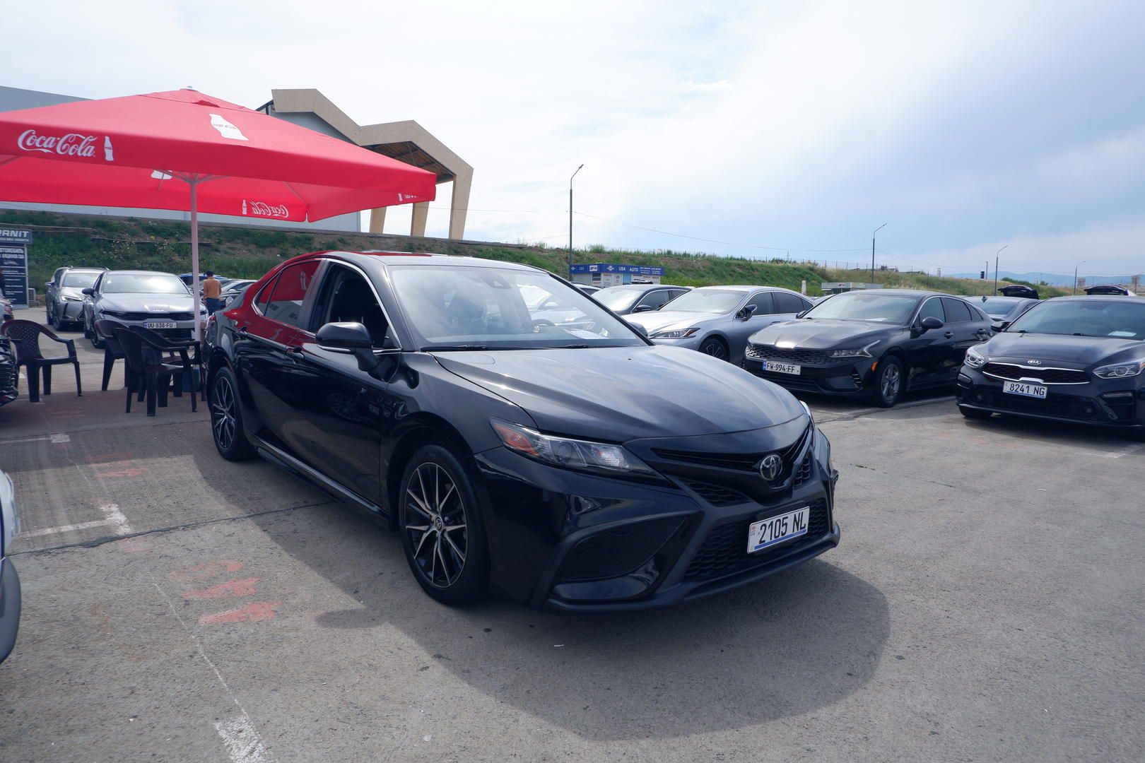 Toyota Camry 2022 — photo 2