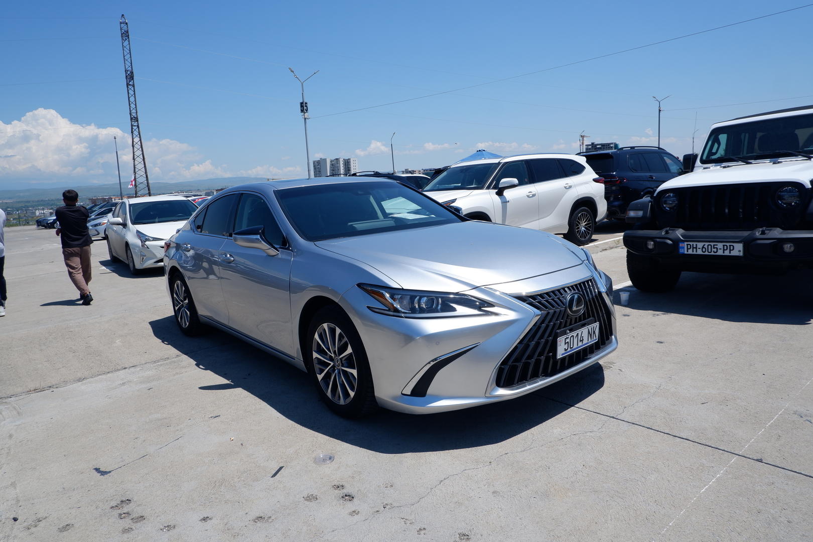 Lexus ES 300 2022 — photo 2
