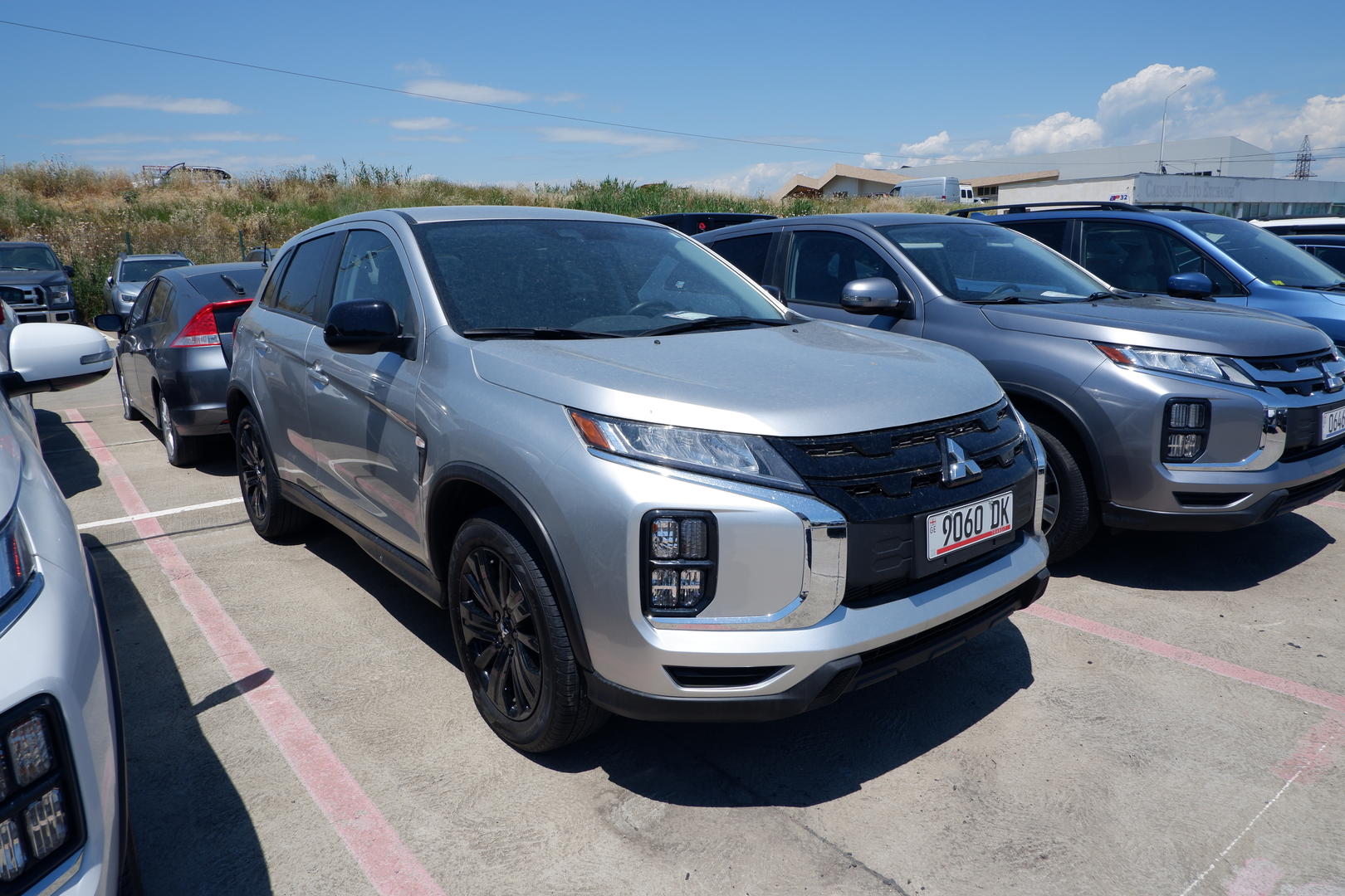 Mitsubishi Outlander Sport 2023 — photo 2