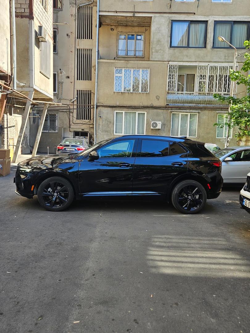 Buick Envision 2023 — photo 2