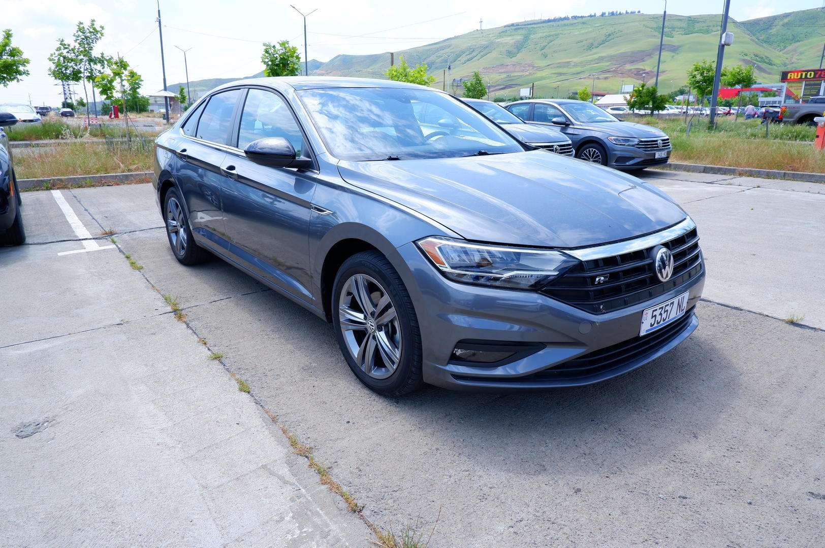 Volkswagen Jetta 2021 — photo 2