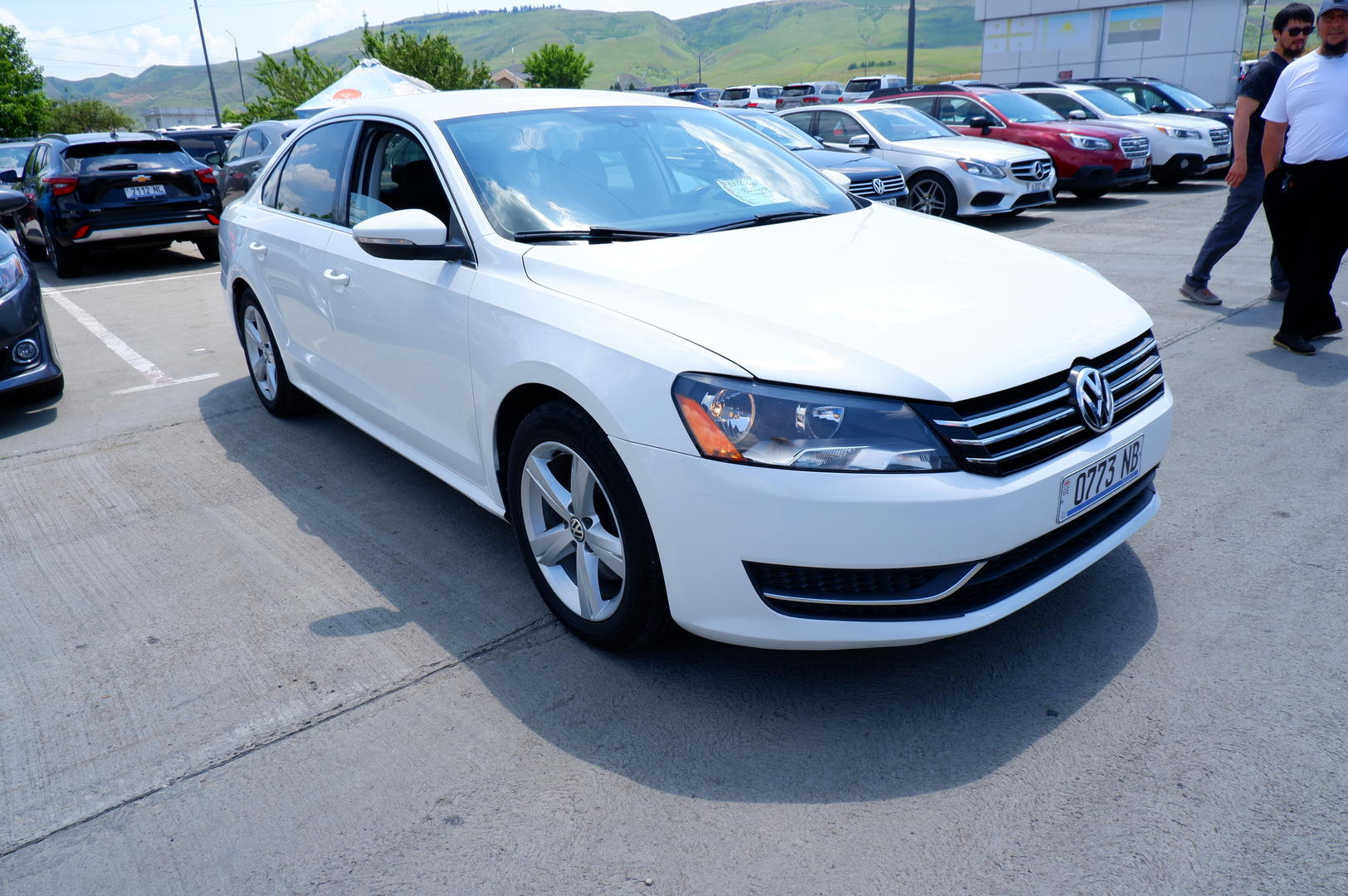 Volkswagen Passat 2012 — photo 2
