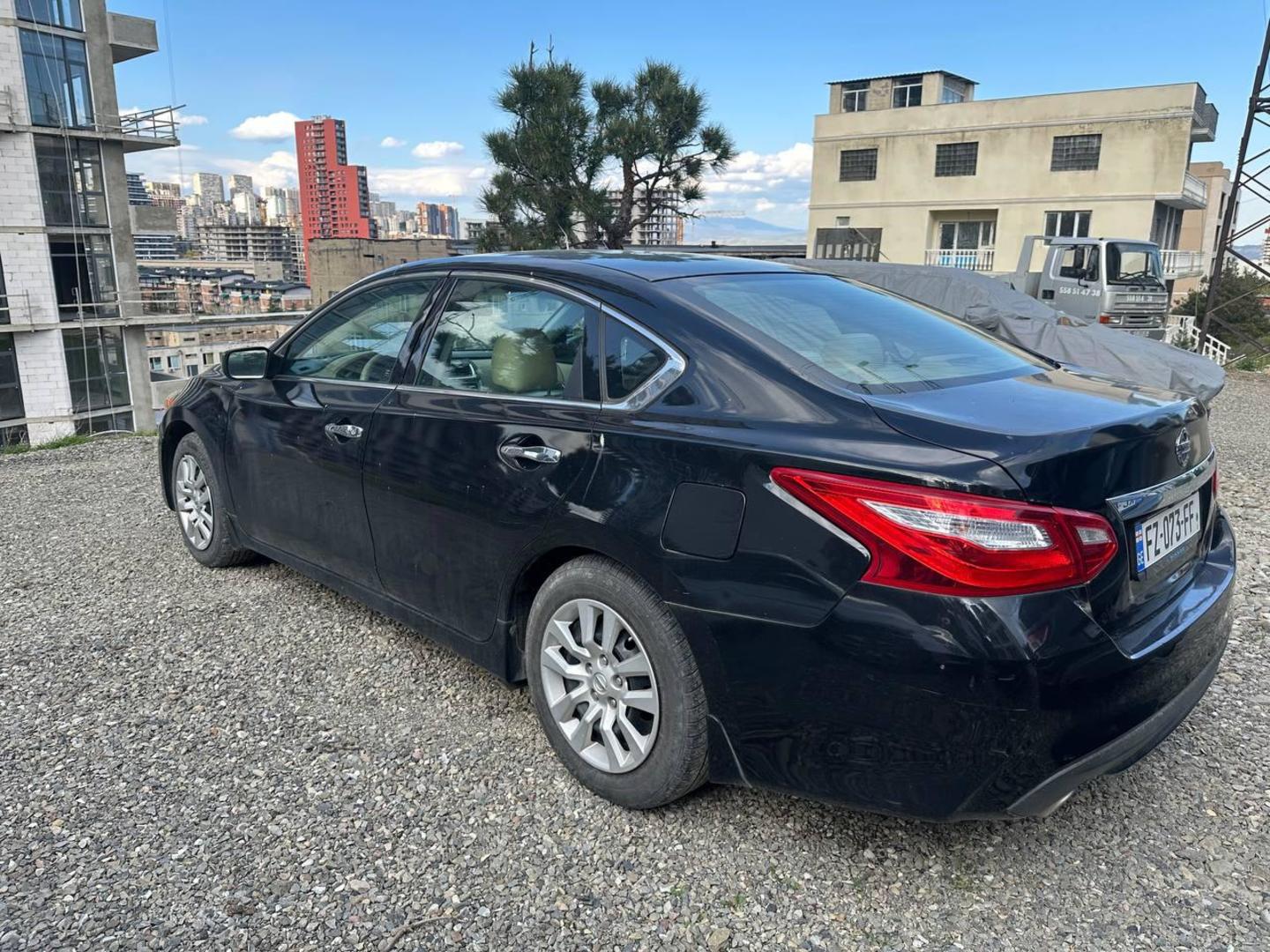 Nissan Altima 2017 — photo 2